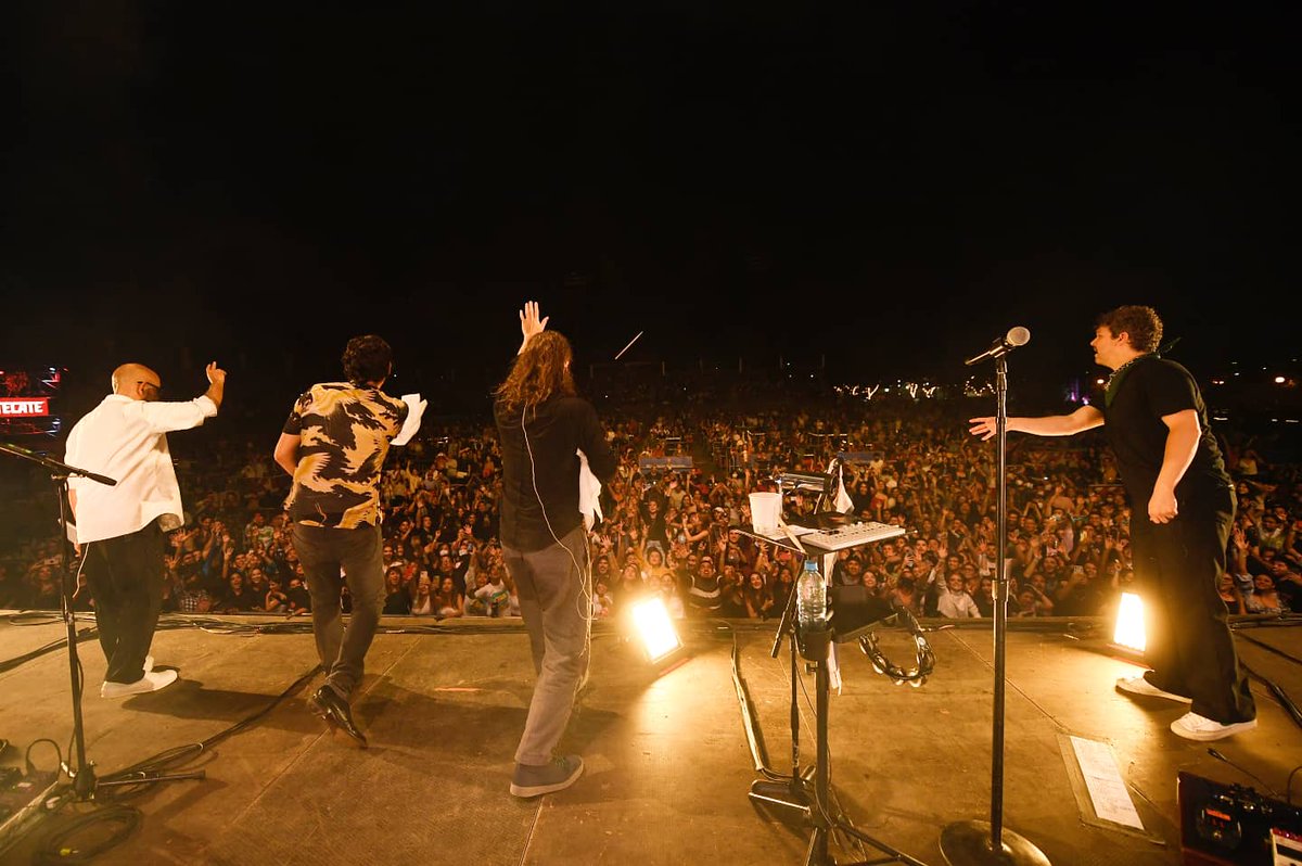 zoetheband's tweet photo. ¡Gracias, Monterrey! La pasamos increíble en @palcotecate ✨
Nos vemos en unos meses en #SKRTour2022 (nuestra gira por México y Colombia)
🎟️: https://t.co/Xs9fICrAV7 https://t.co/Y025y4ofuc