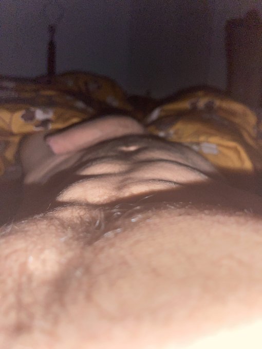 1 pic. Insomnia & sleeping naked make for a horny early morning 😴🍆 https://t.co/DjyE5Qv7Sh