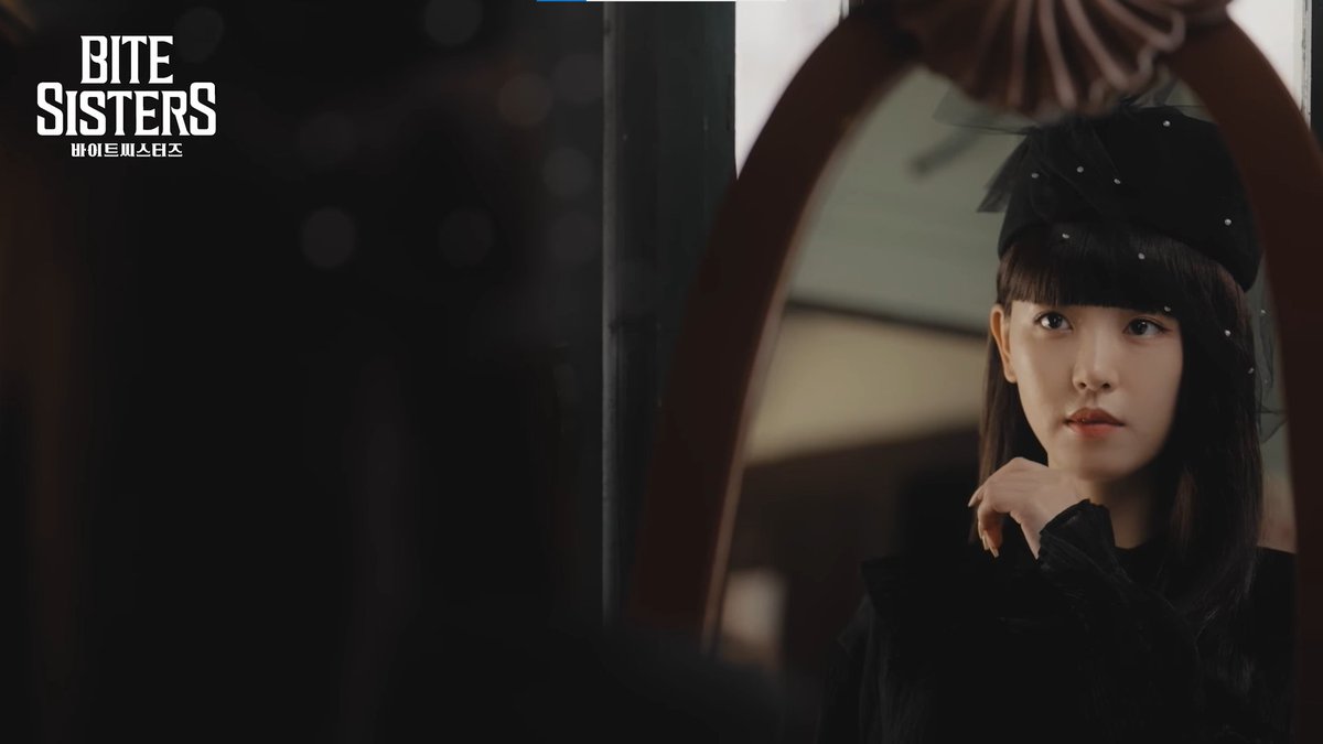kdramaguy's tweet photo. my luv #KangHaNa looks good as always🥺 I'm loving her look as vampire han yi-na♥️💯
#BiteSisters 
#BiteSistersEp1 https://t.co/kQRnwKo8pV