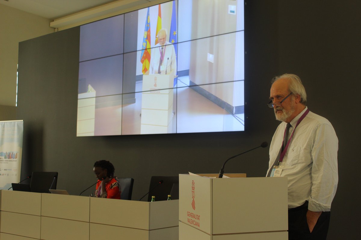 Encuentro Internacional GSUD (@congresogsud) on Twitter photo Erik Berg de <a href="/HabitatNorway/">Habitat Norway</a> modera la mesa "Transversalidad en los entornos construidos: mejores prácticas en Asia y África”, con la participación de <a href="/mwaura_muiru/">Esther Mwaura Muiru</a> <a href="/viswanathkv/">Kalpana Viswanath</a> Nadia Hassan Bakhurji y Sri Sofjan <a href="/HuairouConnect/">Huairou Commission</a> #UrbanOctober #genderandurbanplanningconference Erik Berg de <a href="/HabitatNorway/">Habitat Norway</a> modera la mesa "Transversalidad en los entornos construidos: mejores prácticas en Asia y África”, con la participación de <a href="/mwaura_muiru/">Esther Mwaura Muiru</a> <a href="/viswanathkv/">Kalpana Viswanath</a> Nadia Hassan Bakhurji y Sri Sofjan <a href="/HuairouConnect/">Huairou Commission</a> #UrbanOctober #genderandurbanplanningconference