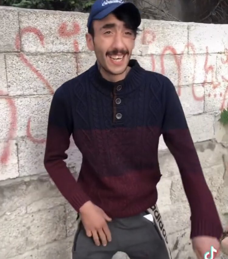 Tıh diyi yani sözüyle ünlenen Kriz Mustafa dün girdiği bir kavga sonucu bıçaklanarak yoğun bakıma kaldırıldı. Durumu ciddiyetini sürdürüyor.