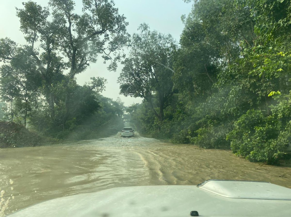 varungandhi80's tweet image. Much of the Terai is badly flooded. Donating dry rations by hand so that no family is hungry till this calamity ends. It’s painful that when the common man needs the system the most,he’s left to fend for himself.If every response is individual-led then what does ‘governance’ mean