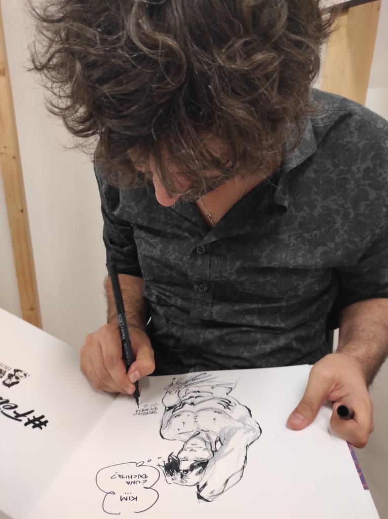 amantis_net's tweet photo. EXPOSICIÓN «Fetiches de mi pincel» de @SergiBleda En #amantisRussafa
No se puede explicar demasiado. hay que venir a verla :-)
https://t.co/LOTI0fad8N
#fetichismo
#arteysexo
#sergibleda
#Valencia https://t.co/tjY8KeFB0N
