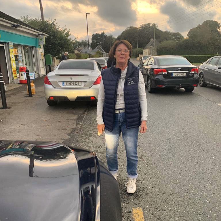 OSSTWITT's tweet photo. One month on from our 40th year in business celebration, we’re spotting people sporting our OSullivan Safety gilets! A sign of a great product! Would you like to get your hands on one? Let us know below! 👇#osullivansafety #louthchat #designedtowork https://t.co/8XC8Q1tUH0