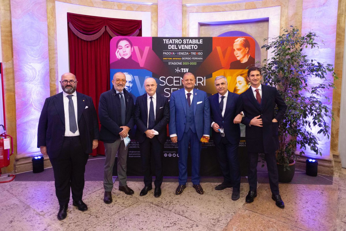 roberto_marcato's tweet image. 😊 Felice ed orgoglioso di inaugurare la stagione teatrale con la #Turandot di Carlo #Gozzi, al teatro #Verdi di #Padova.In bocca al lupo a tutti gli #artisti, i #tecnici e gli addetti del mondo dell’#arte e dello #spettacolo BENTORNATI, CI SIETE MANCATI @TSVeneto @RegioneVeneto