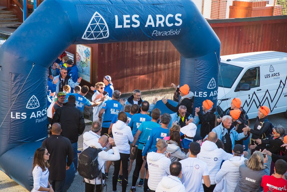 LaCourseduCoeur's tweet photo. Dimanche 17 octobre, l'équipe des greffés de la Course du Coeur a franchit l'arche d'arrivée aux Arcs, mais la sensibilisation au #dondorganes ne s'arrête pas.
#CDC2021 https://t.co/d0mG1XFcR7