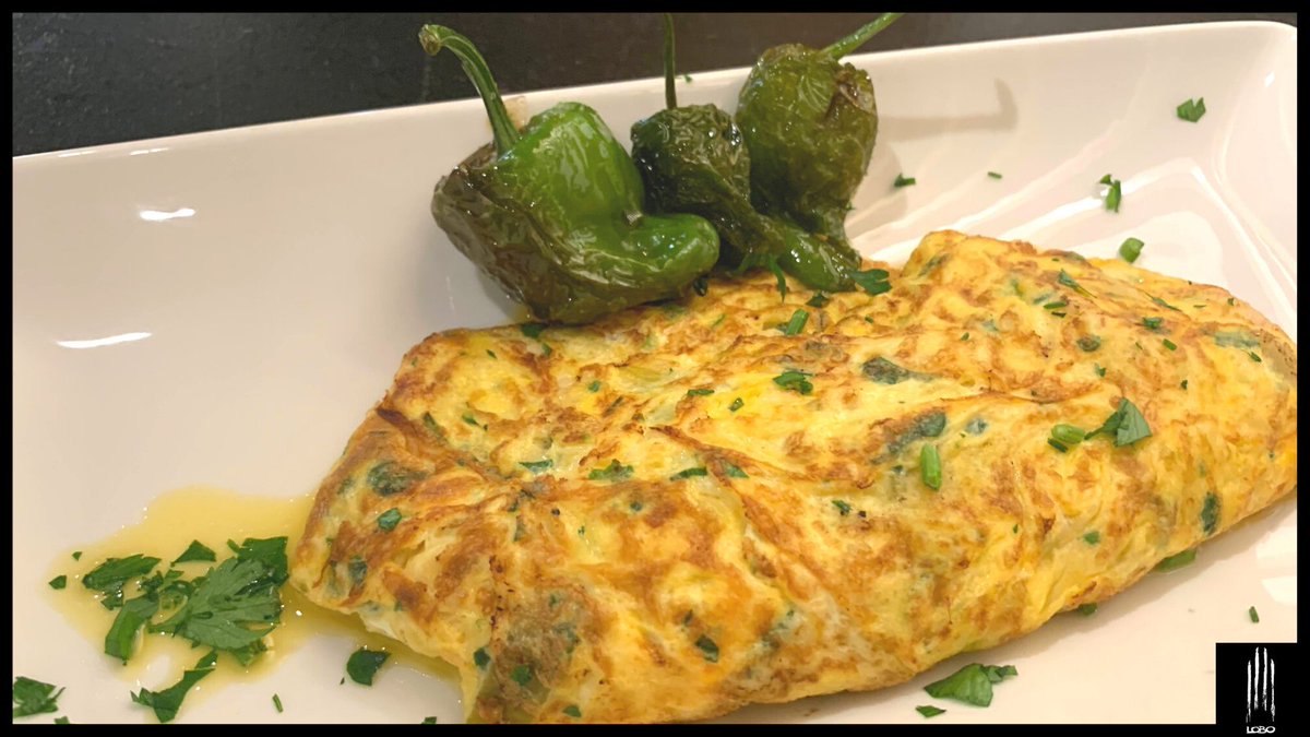 LoboDonosti's tweet photo. ¡Sabrosa y súper jugosa!
Una de las nuevas incorporaciones a la carta de #lobocentro TORTILLA DE BACALAO 🍳 con #pimientos.🫑
#tortillabacalao #lobodonosti #tortilla #restaurante #restuarantedonostia #restaurantesansebastian #raciones #gastronomia #food #bacalao https://t.co/Hmmwt3KixF