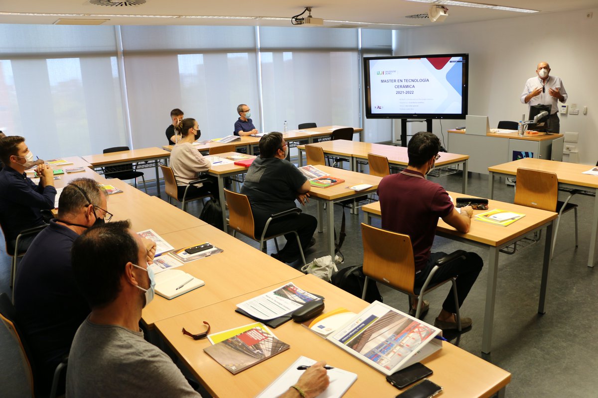 fue_uji's tweet photo. Insistimos: ¡¡nos encantan estas fotos de inicios de los #PostgradosPropios @UJIuniversitat !!😄
📸📸Primera sesión Máster en Tecnología Cerámica 2021 - 2022
👉https://t.co/wkILwwPxy0
¡Bienvenid@s!
#somUJI #FUEUJI https://t.co/LmclxYwDII