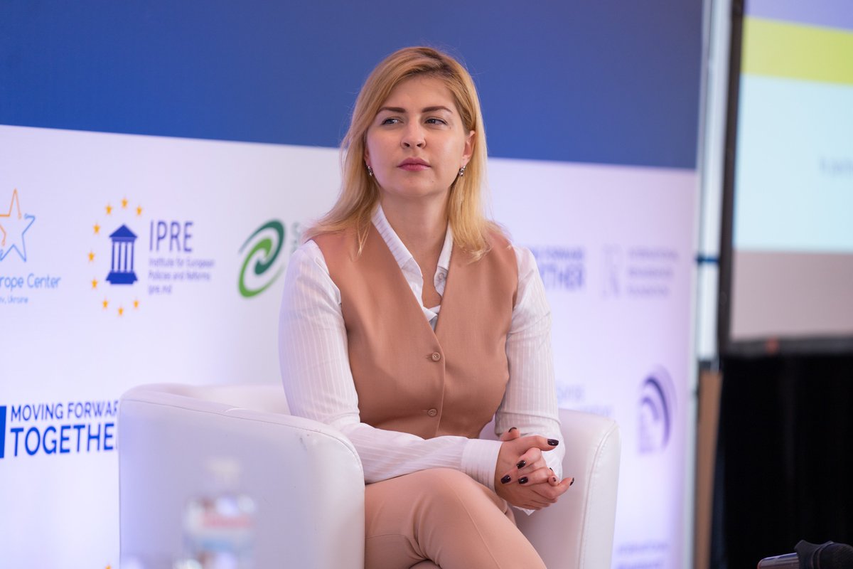 NEC_Ukraine's tweet photo. @StefanishynaO, Deputy Prime Minister for European and Euro-Atlantic Integration of Ukraine 
We are not a partner to which the EU only gives support, we are the equal partner. The dialogue at the Summit was a very political one, not the technical dialogue. #EUassociationTRIO https://t.co/aBMFocqcHg