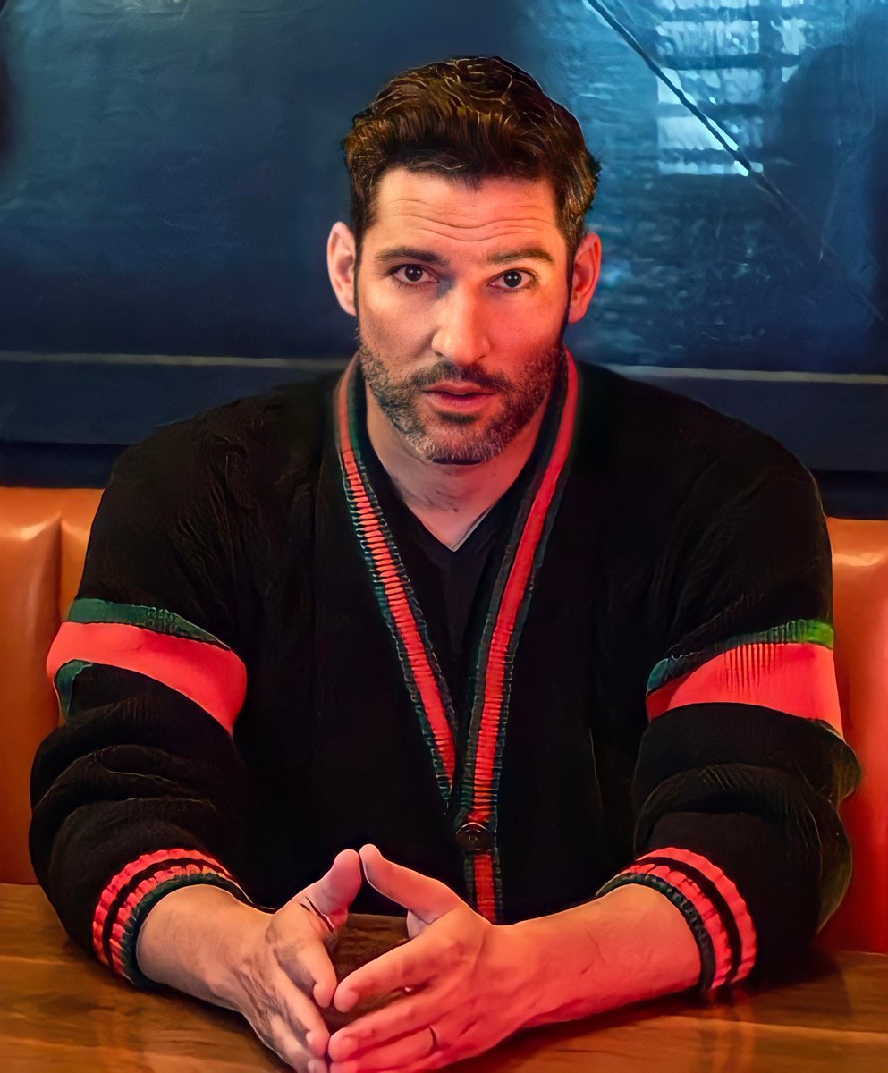 AnnaCannone6's tweet photo. Two eyes are few for this immense... ❤
#TomEllis for a #ABookOfMagazine
From #graphicsmetropolis IG
https://t.co/D1hGGMfaEY Thanks https://t.co/boTJi8DJ01