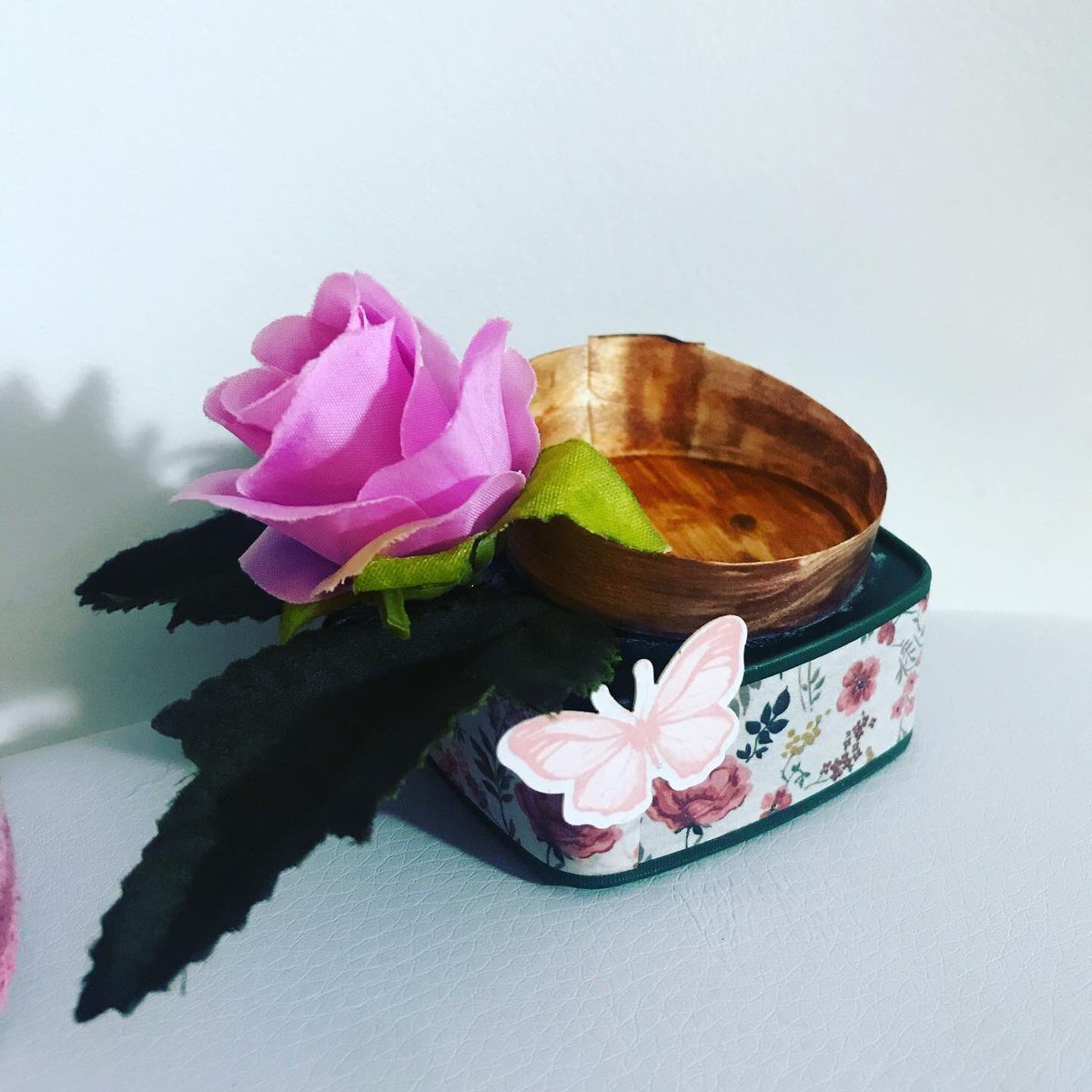 MelL0ve's tweet image. Nouveau duo décoratif disponible 🥰🙏🏾✨ #contactezmoi #creationartisanale #modeleunique #fleurs #pots #bougie #deco #faitmaison #recup