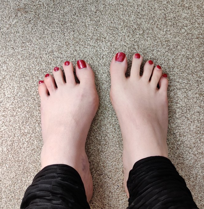 These beautiful feet are in need of some footwear, therefore I am selectively seeking a shoe and boot
