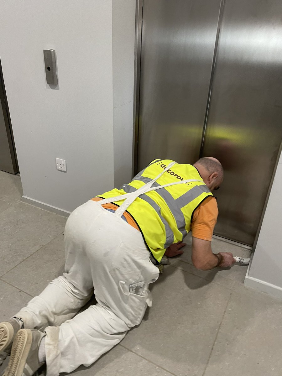 novhellstudent's tweet photo. #NovelStudent, champion of filling indoor spaces a #plagueisland student accommodation with #unmasked workers… ahead of #cop26… what could go wrong?

#antimasker #antimaskers #caventures #covidiots #bridleworks #glasgow #GlasgowCop26 #Ableism #COP26Glasgow #covidscotland https://t.co/dZrfTSb0Pv