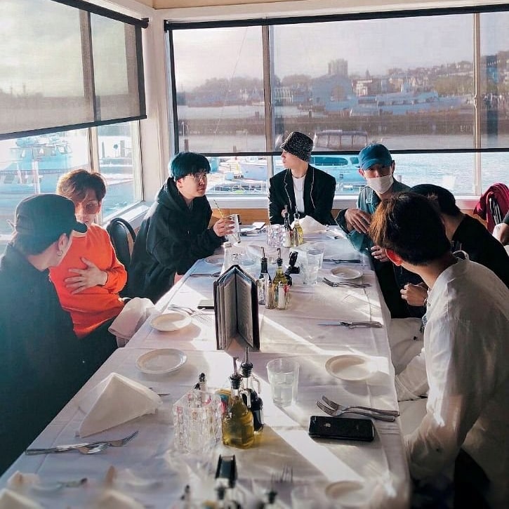 Spt_05's tweet photo. I miss you so much man. @jaybnow_hr
@marktuan @JacksonWang852 @GOTYJ_Ars_Vita @BamBam1A
@yugyeom and you JINYOUNG 
I've been browsing for too long and it's really tiring. I think it's time for me to go home

@GOT7Official #Igot7
#ahgase #GOT7𓅪 #GOT7 #got7 https://t.co/KDCuchzw6n