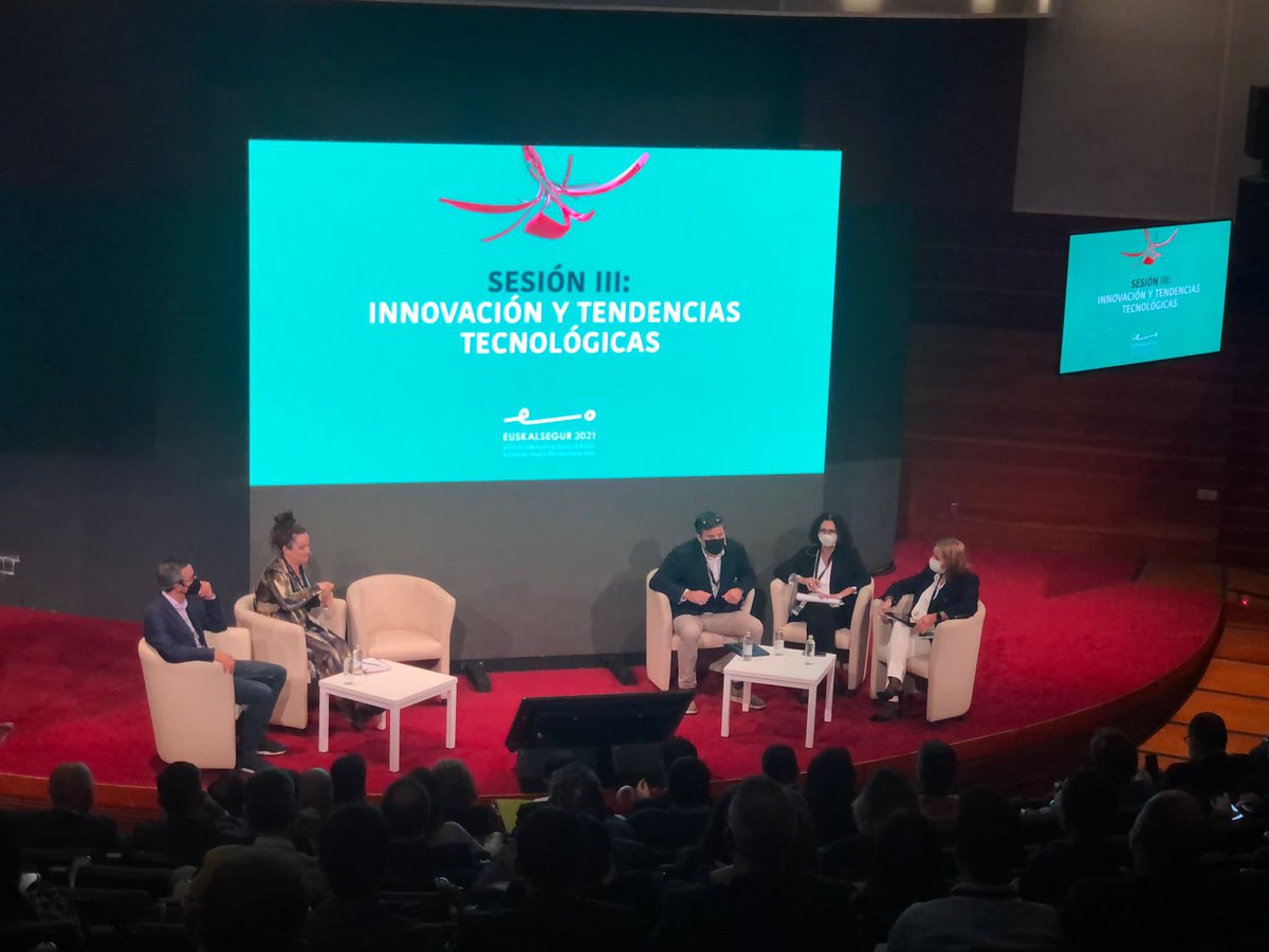 mediadoresvasco's tweet photo. 🔴 #Euskalsegur2021 || Sesión III; “Innovación y tendencias tecnológicas”. https://t.co/sxxrahJJuR