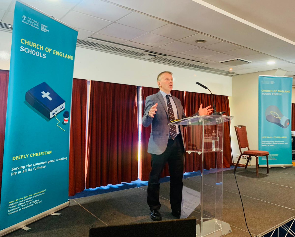 DbeManchester's tweet photo. Dr Sam Johnson @cofelancs is sharing practical wisdom, about reducing carbon within the school estate, with great energy! Inspirational! #MDSC2021 #DbeManchester #DbeBeeEco
#everythingispossible #quickwins https://t.co/JW2FPd0lQ2
