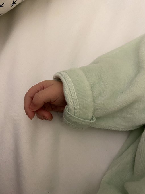 C&rsquo;est avec joie que nous avons accueilli France ce lundi 18 octobre &agrave; 17h14,avec 4 jours d&rsquo;avance, elle<a href="/tag/nomakeup"class="tags"><span>#nomakeup</span></a><a href="/tag/naturallady"class="tags"><span>#naturallady</span></a>