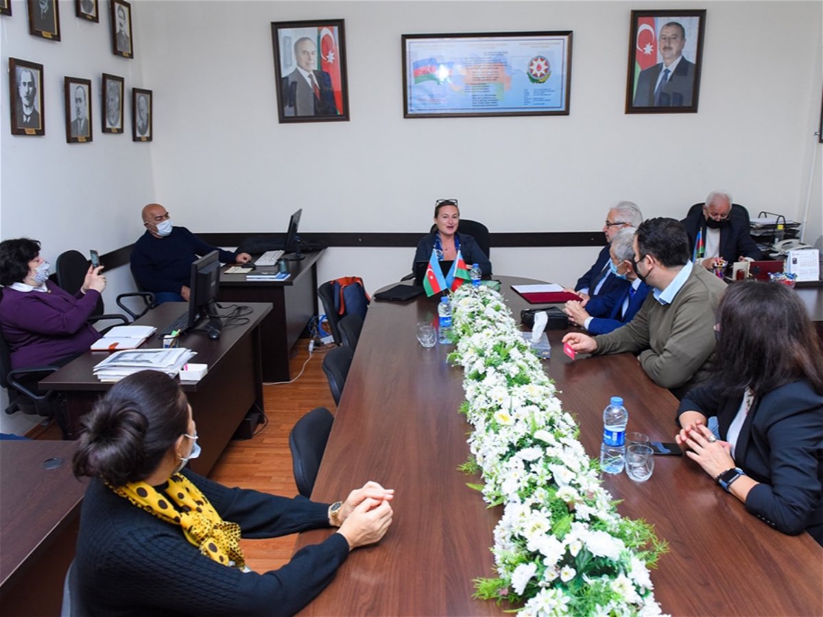 Alman əsilli türkoloq alim ADU-da mühazirə oxuyub