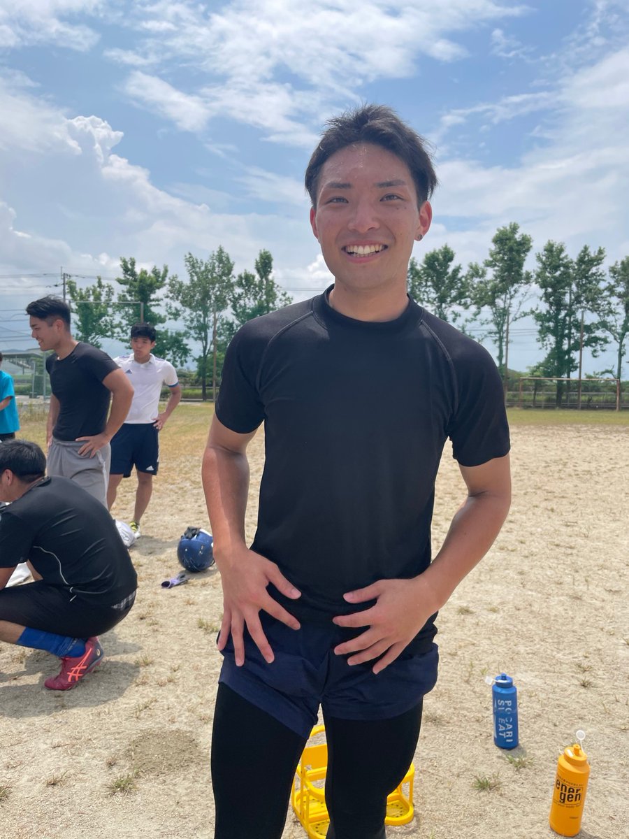 marines_uon's tweet photo. 🏈部員紹介🏈
#6 野元颯真　 WR/LB
学科▷経営学部国際経営学科
出身▷鹿児島県

3年生になってから入部してくれました👏
ジムでバイトしていて、筋トレ、キャッチ力、スピードともにピカイチです✨
Google Earth世界旅行、とっても楽しそうですね✈✨

#長崎県立大学
#アメフト部
#MARINES
#部員紹介 https://t.co/DbgAjURDWu