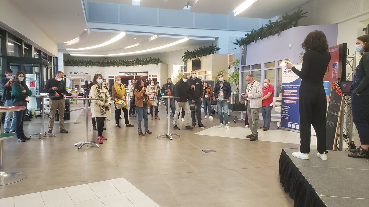Marion_Simonn's tweet photo. C'est parti pour le défi #weAct au profit de 3 associations angevines qui aident la génération Z. De l'intelligence collective et du fun toute la journée a la cité des asso @Angers. Un event organisé par @chabaranger et @CoussinC https://t.co/NbAYvS1MFs