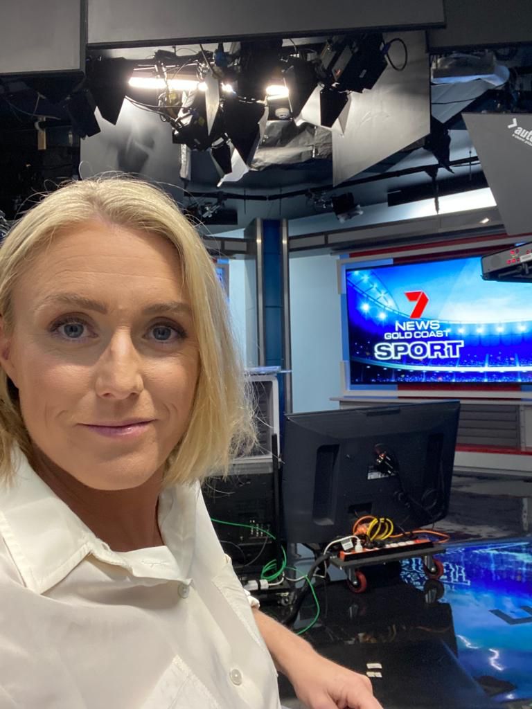 sallypearson's tweet image. I am LIVE on @7NewsGoldCoast in less than 1 hour 🙃 To my Gold Coasters tune in from 5:30pm as I bring you all the latest sports news on @7NewsGoldCoast 📺 see you soon!! 💁‍♀️ 

#7news #7newsaustralia #7newsqld #7gdcoastnews