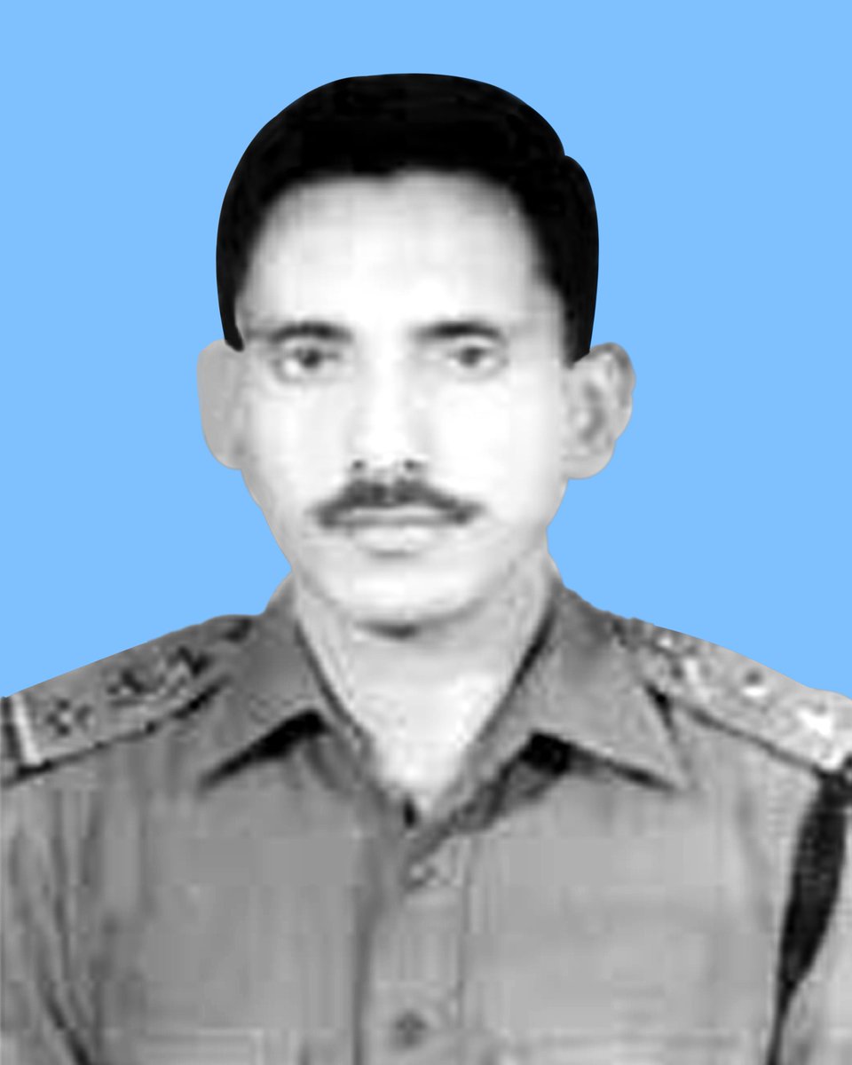 Saluting the supreme sacrifice of Inspr Bhagwat Singh of 31 Bn BSF who laid down his life in the line of duty on 11 Dec 1971 while defending Raja Mahtam Post against 9 Baloch Regiment of Pak Army after recapturing the post during Indo-Pak war. 

#JaiHind
#CommemorationDay