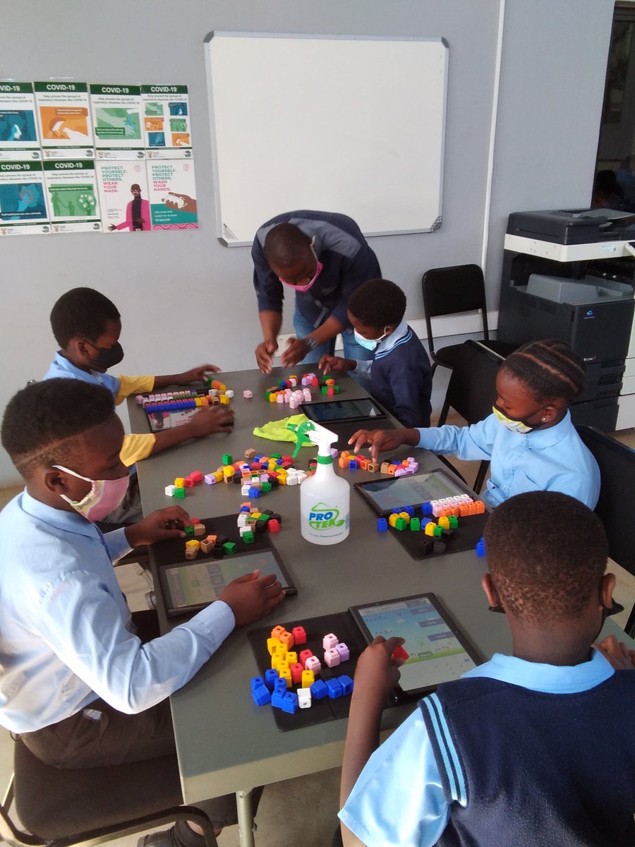 Floyd_1995's tweet photo. #WonderFilledLearning Happy Thursday with our learners from Welani primary school.
@dumphriesdlc @GwfOnline https://t.co/9fVBdH3F1p