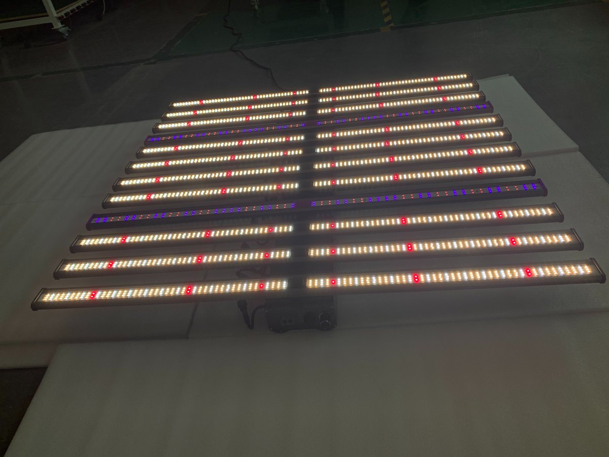 AnneLau00791527's tweet photo. 700W/860W/1060W Samsung chips grow light with UV and IR separately control
#growlight #growyourown #growindoor #quantumboard #rosinpress #happy420 #growtent #seed #cannabis #cannabisgrower https://t.co/9CYtXezb4O