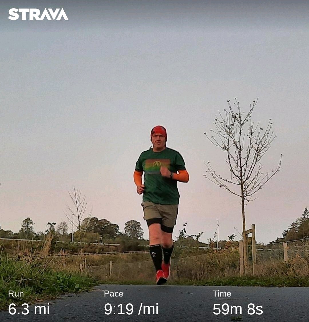 J0hnCassidy's tweet photo. Thursday 10k kinda morning...
#armsleevesrequired #getootside https://t.co/lSCFKlPiFn