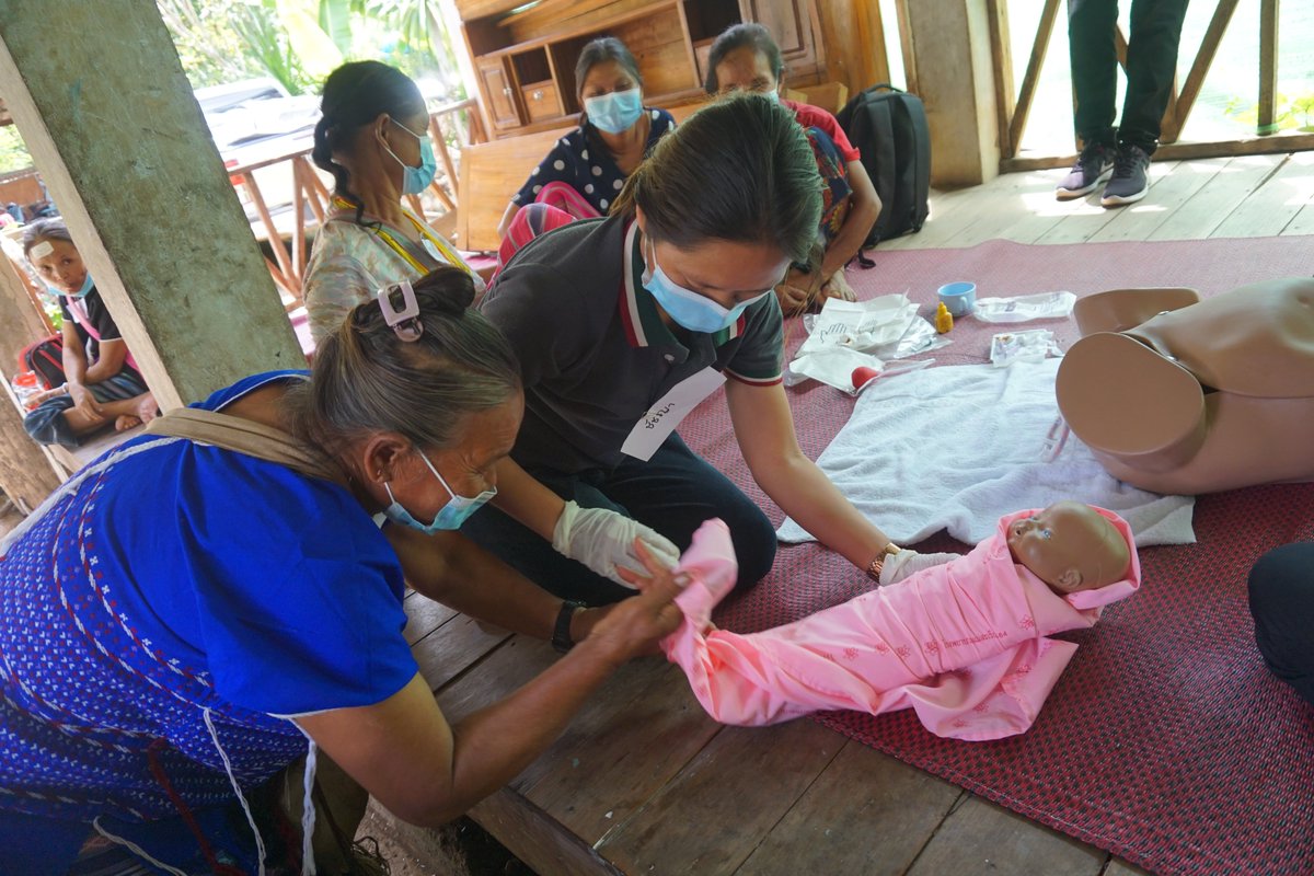 Unfpa_Thailand's tweet photo. Even during the COVID-19 pandemic, every birth must be safe.
@UNFPA, Thai Dept. of Health, @ThisIsReckitt partner to establish surveillance system to ensure safe birth to all ethnic women living in remote areas in northern Thailand.
#SafeBirthforAll https://t.co/WQgQsAig3z