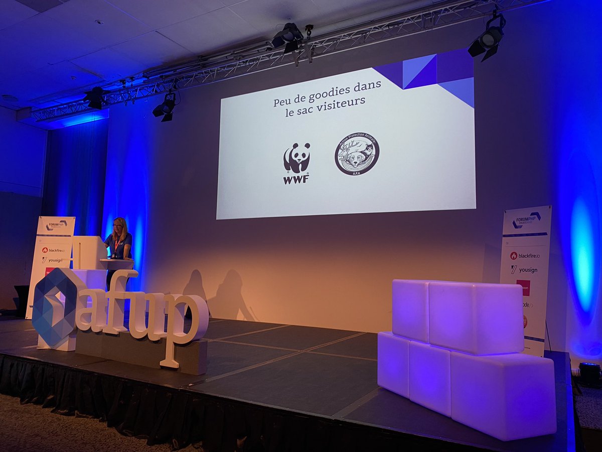 dunglas's tweet photo. Pas de goodies cette année au #ForumPHP mais à la place des dons à @ActionAnimale et à la @WWFFrance pour protéger les vrais elePHPant. https://t.co/H8e7ObGUHz