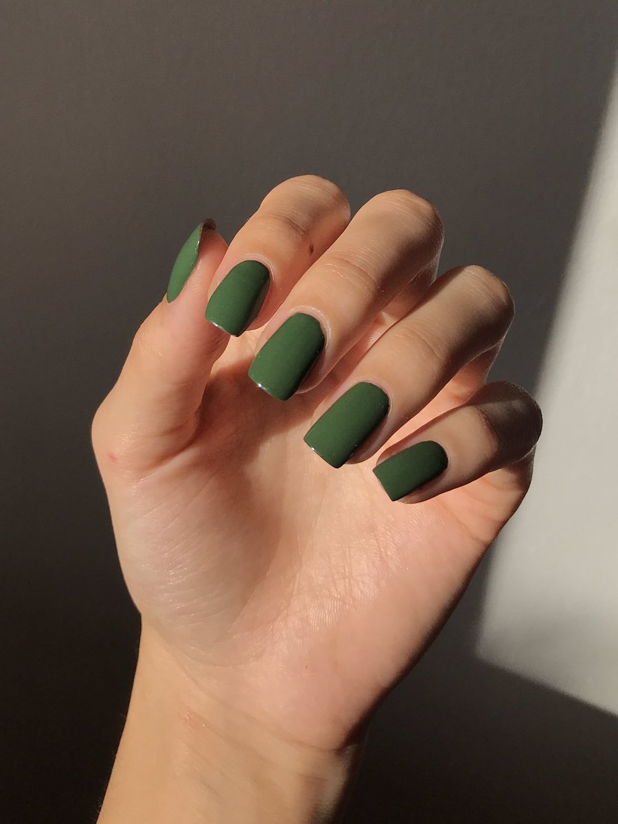 ''Yeşile bir yeni  favori eklendi'' dedi. @Elifmarko 💅💚☺️