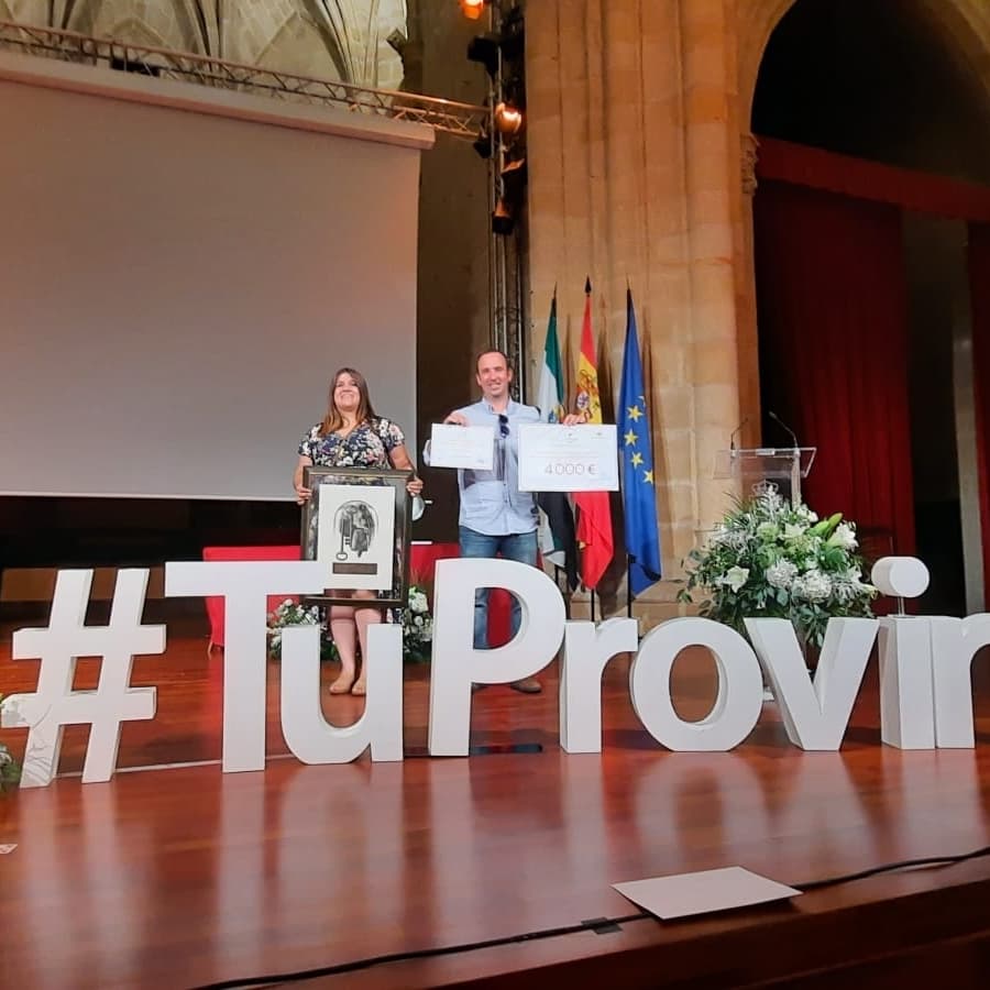 Chuchigines's tweet photo. Los premios compartidos por mucha gente son un fiel reflejo, de un gran trabajo en Red. San Gil-Placeat no deja de sonar y es bueno, muy bueno, porque mientras suena, nuestros usuarios (personas con Discapacidad Intelectual)van a tener una calidad de vida inmejorable. Mil gracias https://t.co/YZJn34bqSX