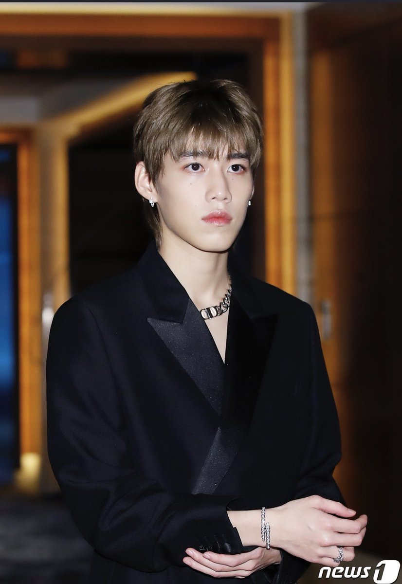 แถมคุณพีพีให้ด้วย แปะๆ ราชนิกุลเท่านั้น