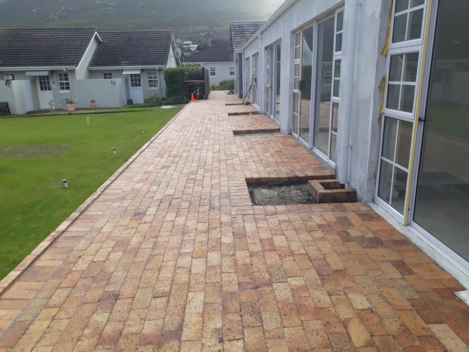 Cabrico2's tweet image. Beautiful Paving Project Completed by Jenkor

Project : Silvermine Village - Noordhoek
Cabrico Pavers used : Wheatstone Pavers 50mm
Project Completed By : Jenkor

#claypavers #jenkor #patio #walkways #cabrico