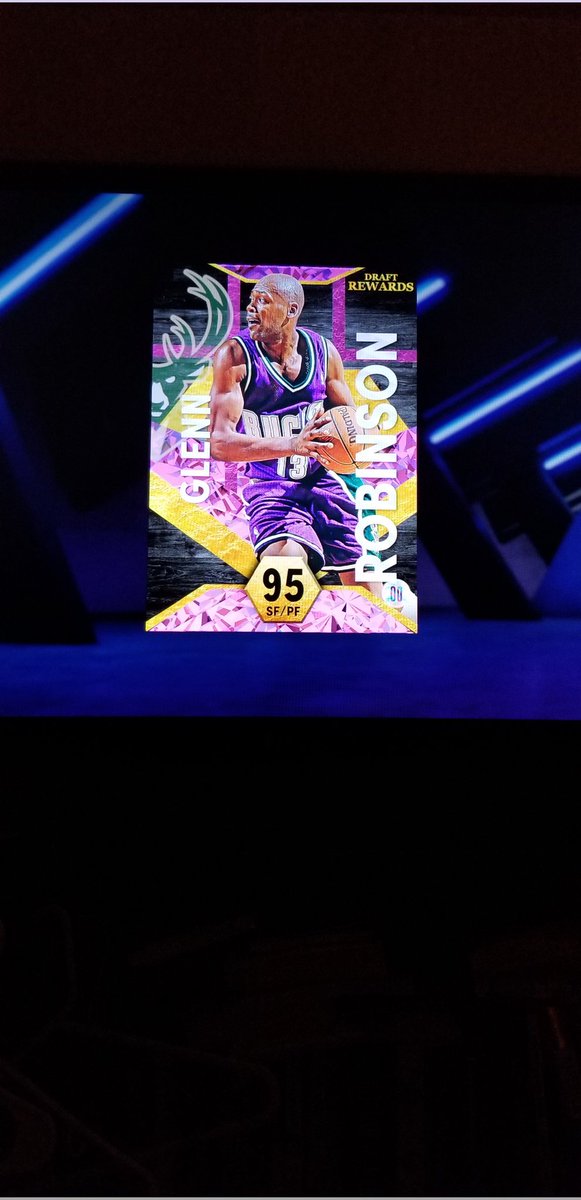 Retrobat's tweet photo. @BigDan2KGrinds I got Big Dog Robinson thanks to @BigDan2KGrinds .  He went 10-0 and 31 picks later Glenn Robinson is now on my team.  Thanks Big Dan! https://t.co/uA2XYNCQb6