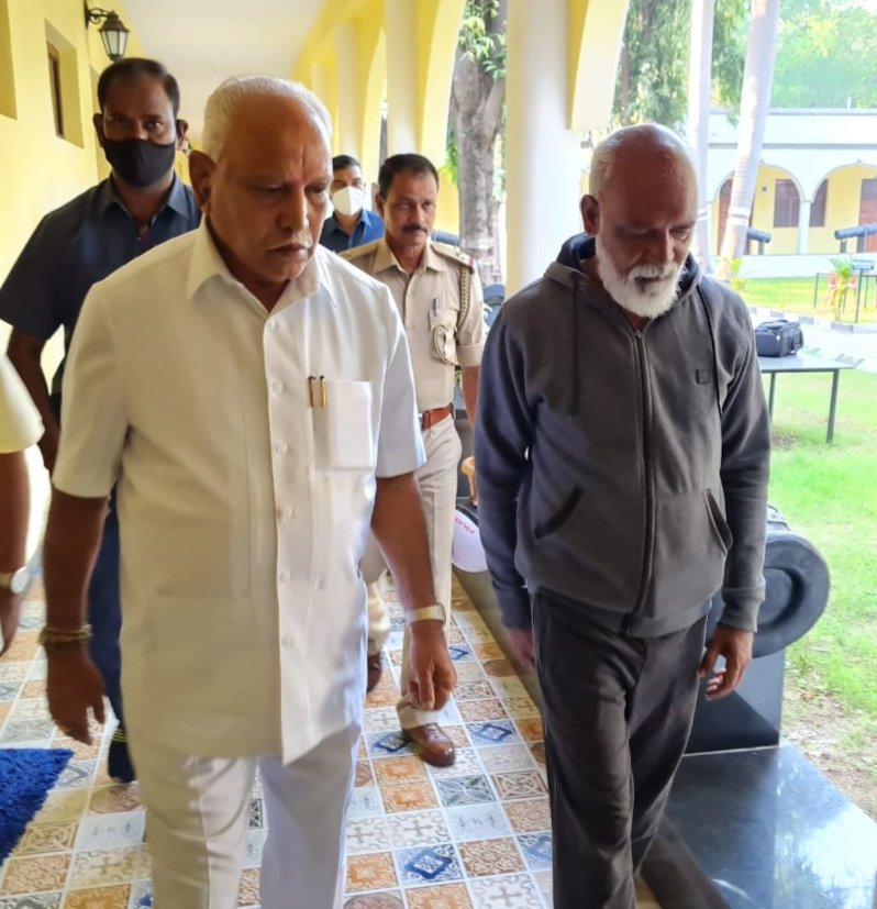 AppuMPattanshe1's tweet photo. ಕರ್ನಾಟಕ ರಾಜ್ಯದ ಮಾಜಿ ಮುಖ್ಯಮಂತ್ರಿಗಳಾದ ಶ್ರೀ @BSYBJP ಅವರು ಸಿಂದಗಿ ಮತಕ್ಷೇತ್ರದ ಉಪಚುನಾವಣೆ ಅಂಗವಾಗಿ ಆಗಮಿಸಿ ಸಂದರ್ಭದಲ್ಲಿ https://t.co/W3vYtMllt9
