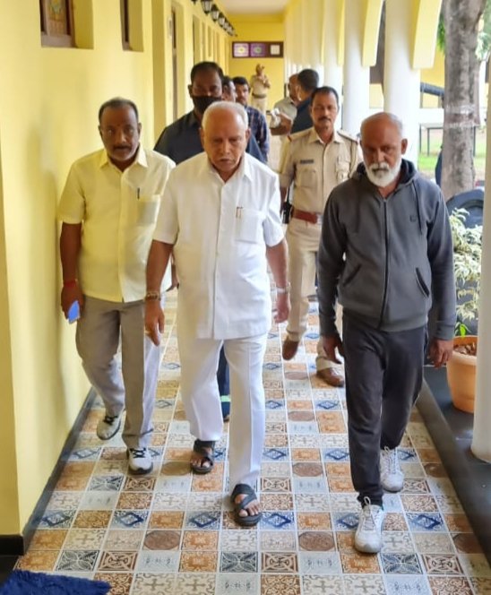 AppuMPattanshe1's tweet photo. ಕರ್ನಾಟಕ ರಾಜ್ಯದ ಮಾಜಿ ಮುಖ್ಯಮಂತ್ರಿಗಳಾದ ಶ್ರೀ @BSYBJP ಅವರು ಸಿಂದಗಿ ಮತಕ್ಷೇತ್ರದ ಉಪಚುನಾವಣೆ ಅಂಗವಾಗಿ ಆಗಮಿಸಿ ಸಂದರ್ಭದಲ್ಲಿ https://t.co/W3vYtMllt9