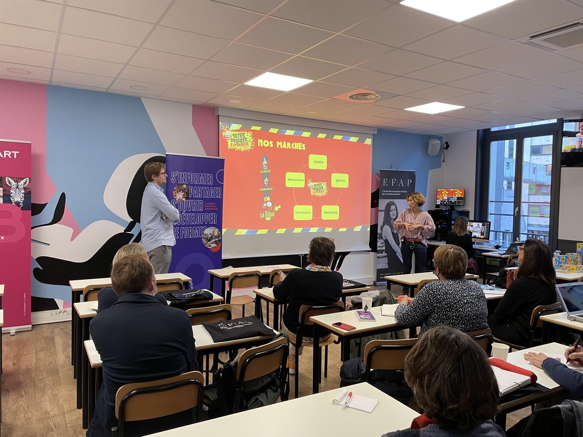 PdelaCom's tweet photo. [EN DIRECT] Jules Coignet d'@Insitaction et Emilie Gonthier de @TetesBruleesExp nous présentent les objectifs de l’écoute sociale.👂
“L’écoute sociale c’est écouter les discussions publiques : réseaux sociaux, blogs, médias pour capter les tendances.”
#conférence #ecoutesociale https://t.co/ketjTUlwJe