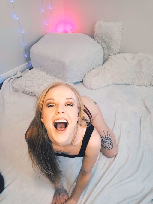 Pov: what you see when you walk in the door 😏💦 https://t.co/h6Uvg3f8VT<a href="/tag/newyorkcity"class="tags"><span>#newyorkcity</span></a><a href="/tag/nopants"class="tags"><span>#nopants</span></a><a href="/tag/hairgoals"class="tags"><span>#hairgoals</span></a><a href="/tag/nipslips"class="tags"><span>#nipslips</span></a><a href="/tag/b"class="tags"><span>#b</span></a>