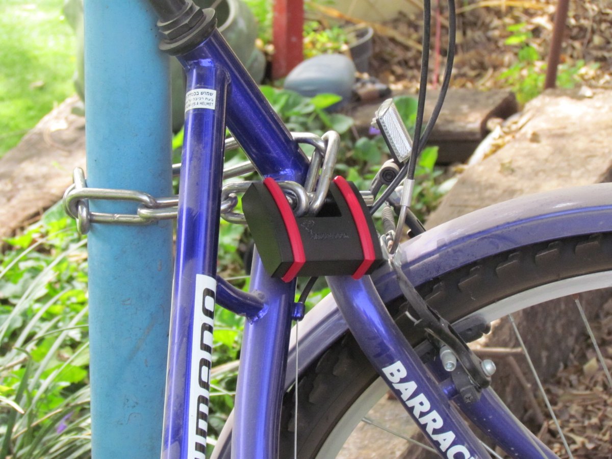 Not all padlocks are created equally!
Mul-T-Lock’s padlocks were designed to meet your every household security need:
mul-t-lock.com/en/site/mul-t-…

#padlock #padlocks #locks