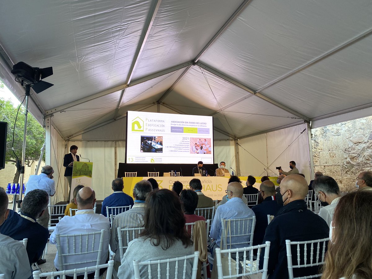 Empezamos la  #13ConferenciaPEP en Murcia, con muchas ganas de reencontrarnos con compañeros y compartir experiencias.
“Vivir mejor con menos energia”

#13CEPH #passivhaus
<a href="/PlataformaPEP/">Plataforma Passivhaus (PEP)</a> 
<a href="/Oli_Style/">Oliver Style</a> 
<a href="/BegaClavero/">Bega Clavero</a>