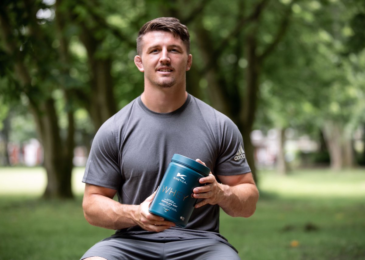 Whey protein has become a staple in my diet to help muscle recovery after a game and improving sleep quality. Check out @KineticaSports latest blog where they explain all the benefits of using Whey in your daily life and training. #TeamKinetica #AD kineticasports.com/blogs/news/unc…