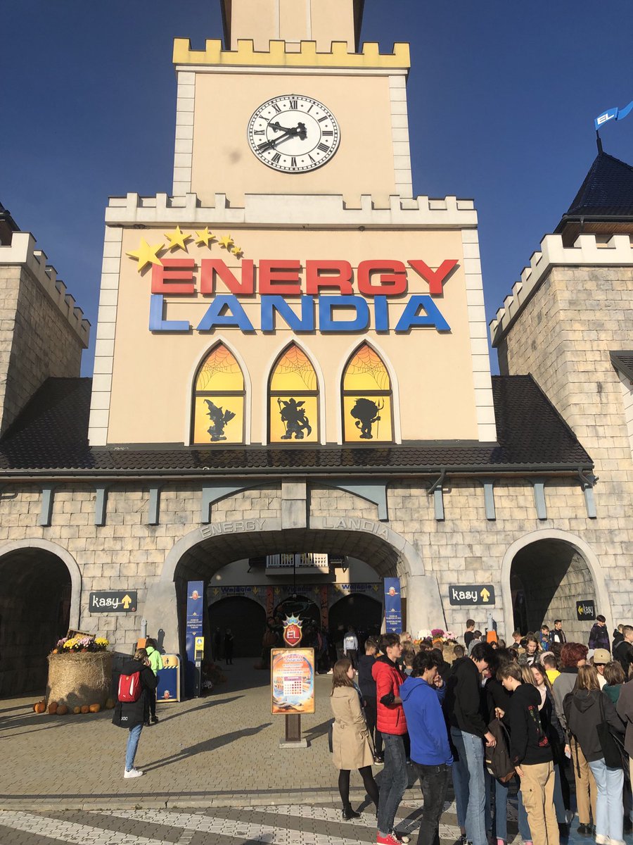 Pmac1962's tweet photo. Sunny Thursday in October at Energylandia so excited. Everyone at @aceonlineorg should someday get to try this place. https://t.co/bX4GUy7QJB