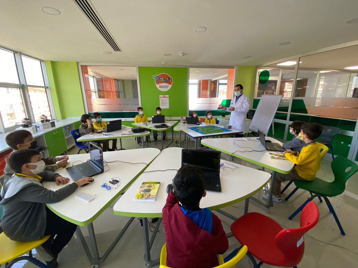 ONURYILDIRIM5's tweet photo. Kütahya Milli Eğitim Müdürlüğümüz hizmet binasında yapımı tamamlanan Kendin Yap Atölyelerinde keyifli bir gün geçirdik. Öğrencilerimize yeni ufuklar açan atölyelerin yapımında emeği geçenlere teşekkürler...
@kutahyamem @BasyigitHasann @ArgeKutahya @veri_madencisi https://t.co/kRwEq6j2N8