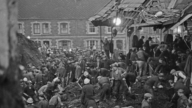 SOS_Safety's tweet image. #Aberfan disaster: Surviving school children&apos;s trauma 55 yearson. In 1966, 116 children &amp;amp; 28 adults were killed when a coal waste tip came crashing onto a school and its surrounding homes
#miningdesign #vicariousliability #family #community

 ow.ly/KUIJ30rXKgw