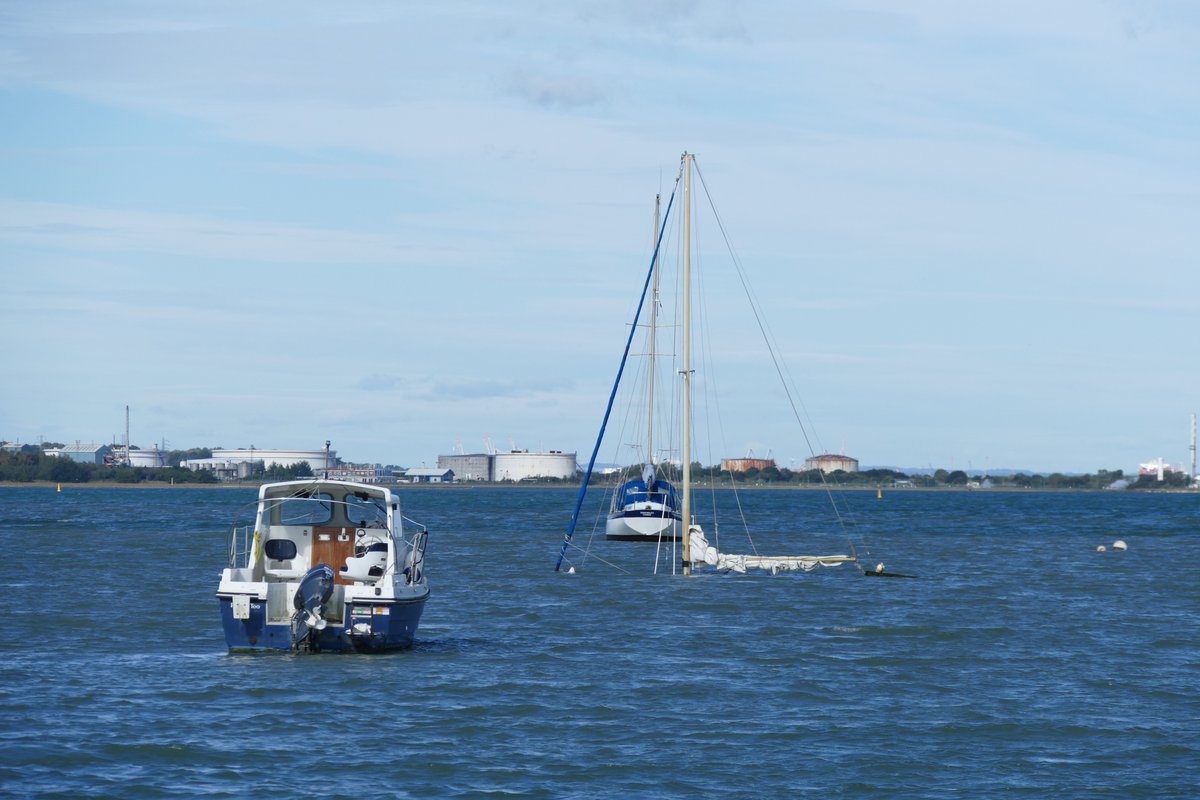 If anyone knows the owner of this yacht moored at Calshot, please let them know that their boat requires attention! #calshot #newforest
