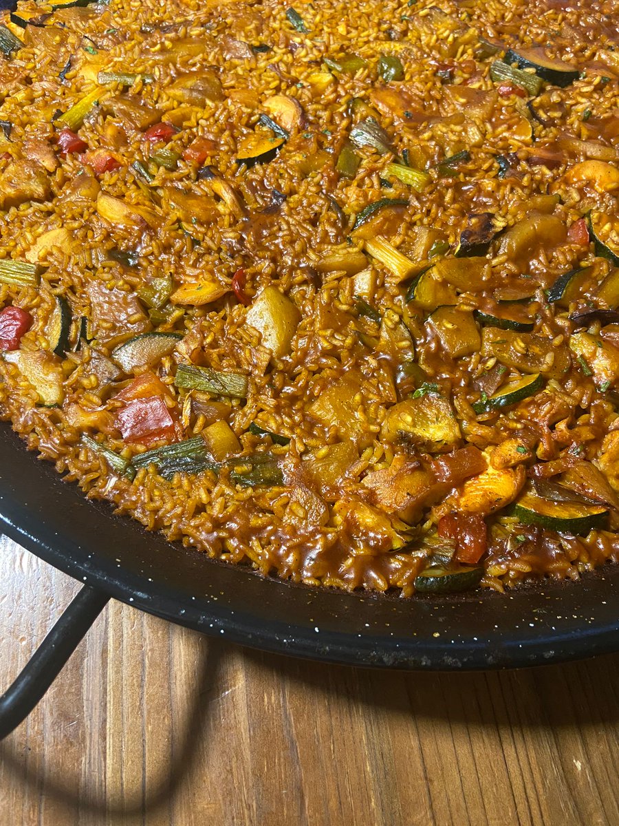 GastroAlicante's tweet photo. Jornadas Alicante Ciudad del Arroz del 1 al 29 de octubre
✔️Restaurante Arrocería El caldero
🥘Arroz de pulpo y verduras
🍽️Menú 26€
https://t.co/GSgylzYNO9
Organizadas por el Patronato de Turismo @Alicante_City y @GastroAlicante #APEHA https://t.co/q7M3AyTMCo
