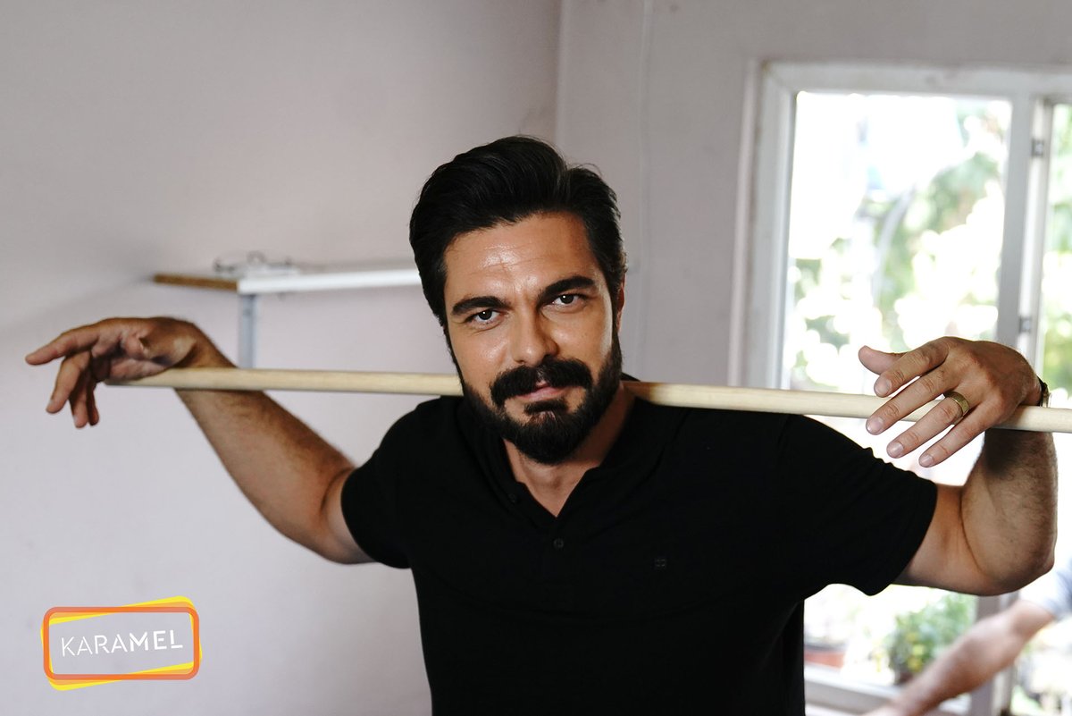 emanetkanal7's tweet photo. 😎 #emanet yeni bölümleriyle hafta içi her akşam 19:00'da @kanal7'de! 💕 #ÇokSeviyorum #karamelyapım #halilibrahimceyhan #yaman #legacy https://t.co/ss7A7WOP8S
