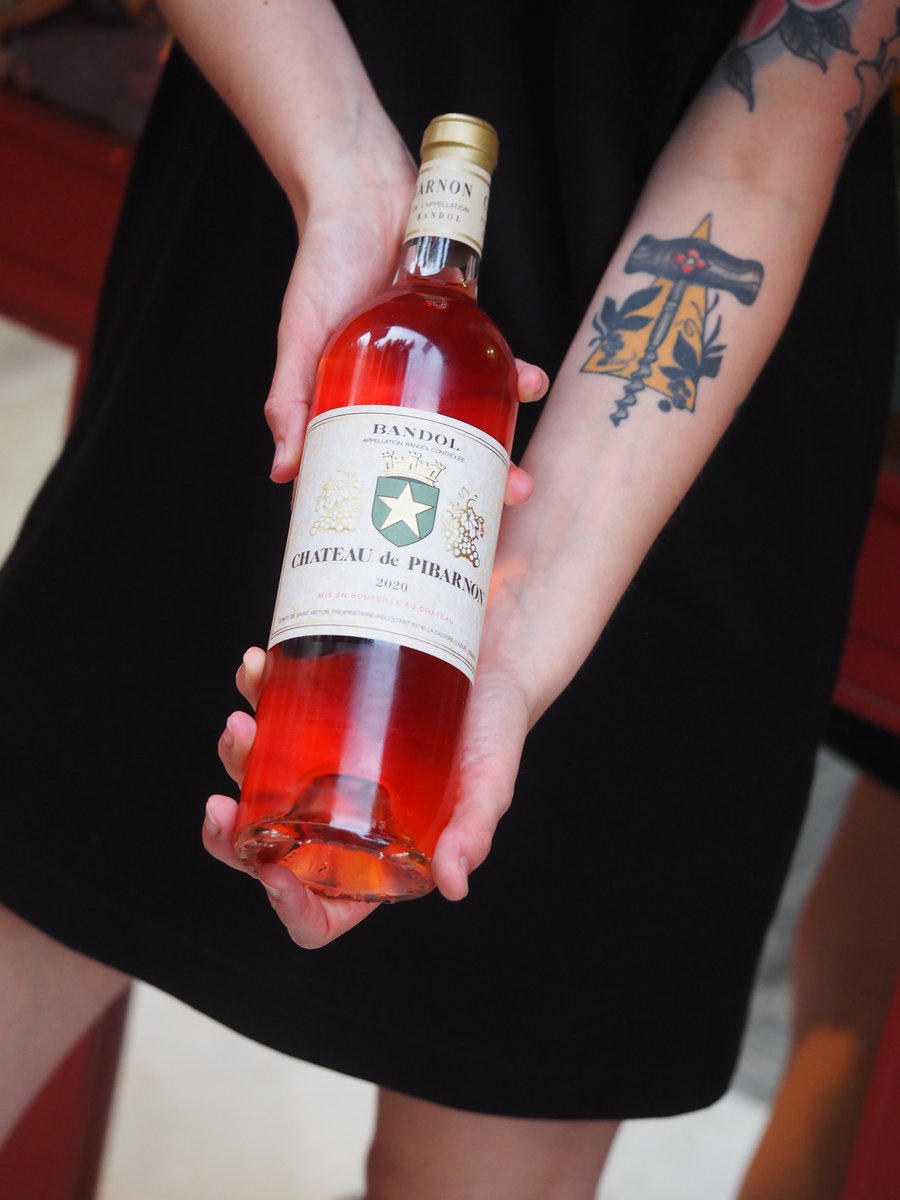 Le Rosé du Château de Pibarnon @chateaudepibarnon 🙌

▪️ Bandol, França
▪️ Mourvedre & cinsault
▪️ Vi rosat. Afruitat quan el tastes jove i amb el temps agafa notes minerals i estructura. 

Disponible a la botiga!

#vinusbrindis #botigadevins #bardevins #galvany #barcelona